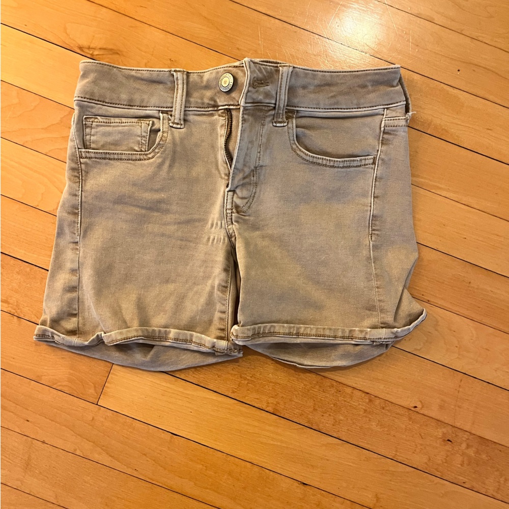 American Eagle Super Stretch midi shorts size 2